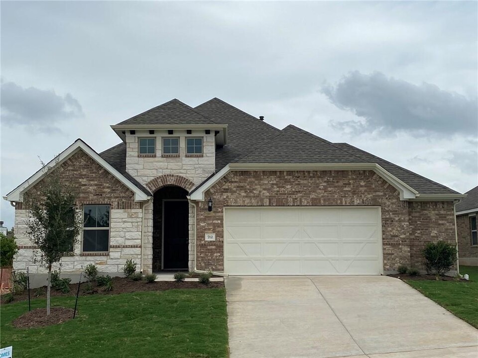 712 Clear Spring Ln in Leander, TX - Building Photo
