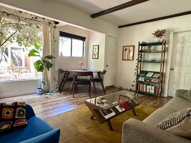 1529 N Hobart Blvd, Unit 1529