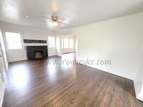 2100 E 58th St in Kansas City, MO - Building Photo - Building Photo