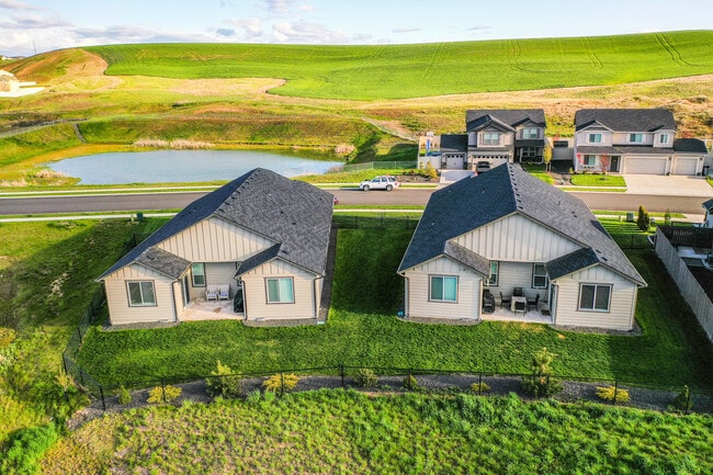 1640 SW Panorama Dr in Pullman, WA - Foto de edificio - Building Photo