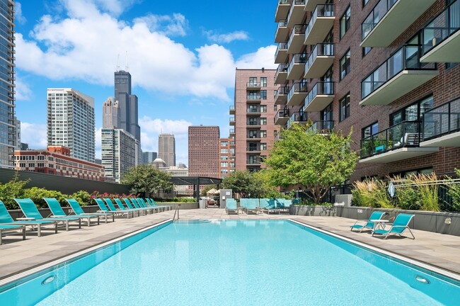 AMLI Lofts in Chicago, IL - Foto de edificio - Building Photo