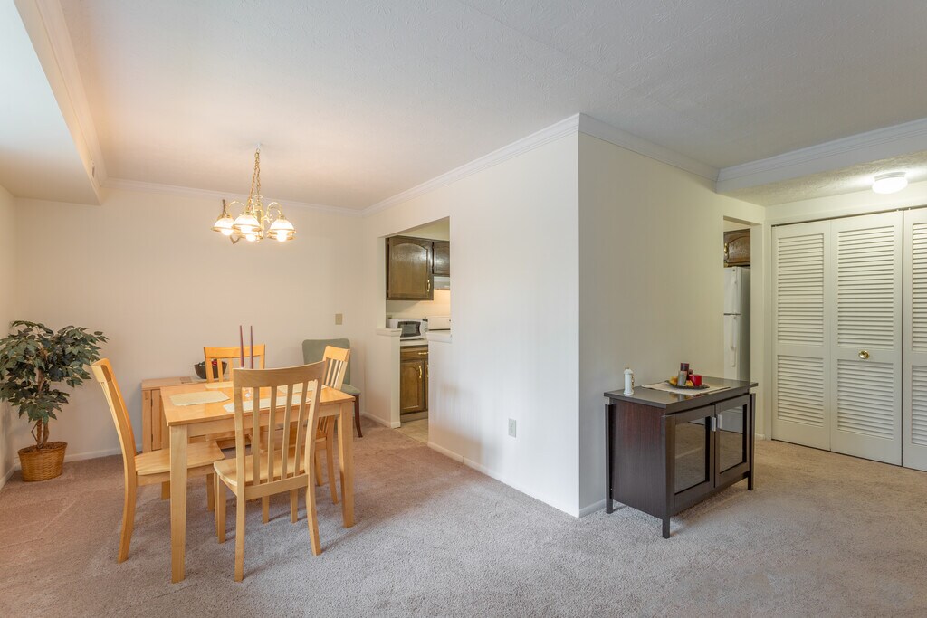 Churchill Towers Apartments in Parma Heights, OH