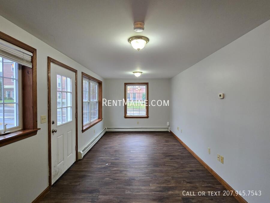 103 Cony St in Augusta, ME - Foto de edificio