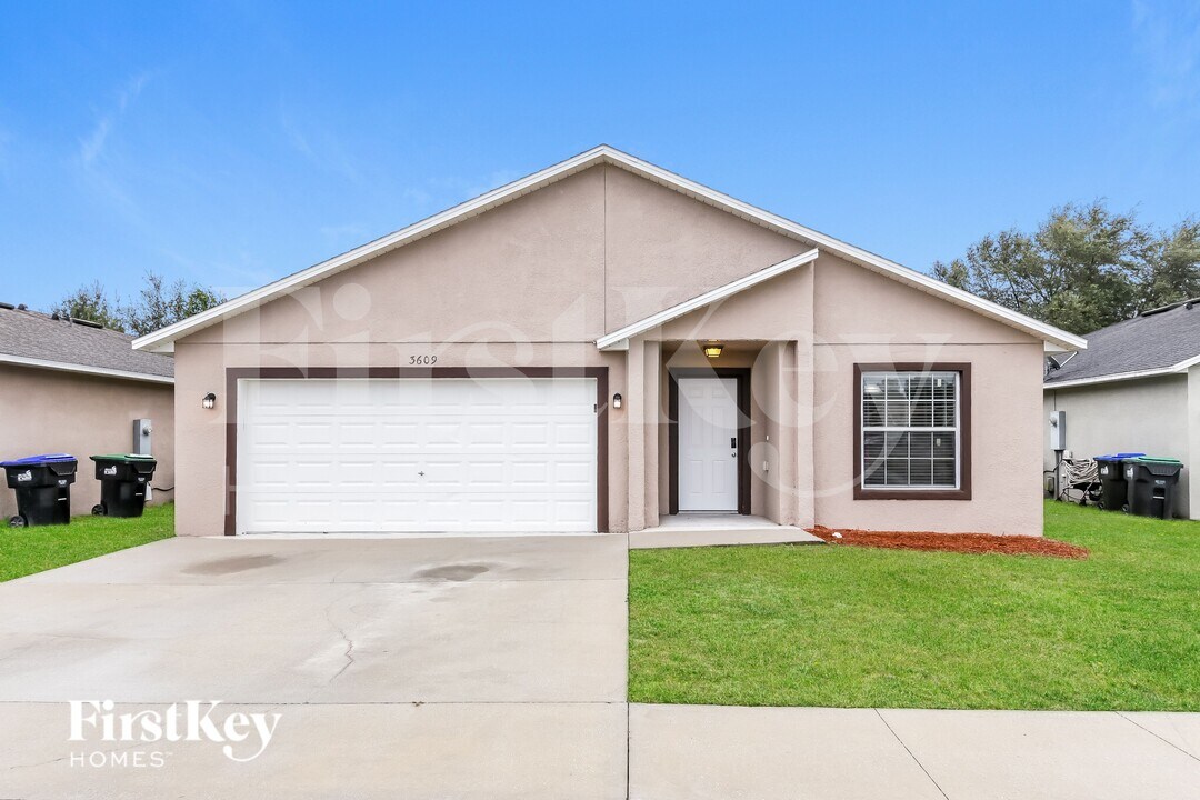 3609 Grubbs St in Mount Dora, FL - Building Photo