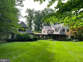 8820 Burning Tree Rd in Bethesda, MD - Building Photo - Building Photo