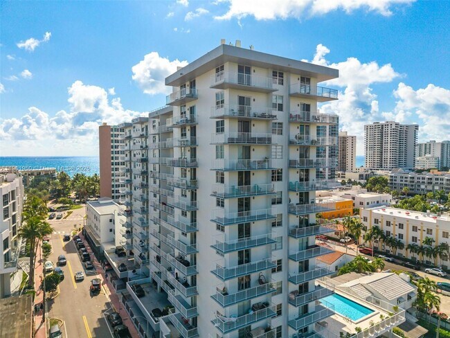 2829 Indian Creek Dr in Miami Beach, FL - Foto de edificio - Building Photo