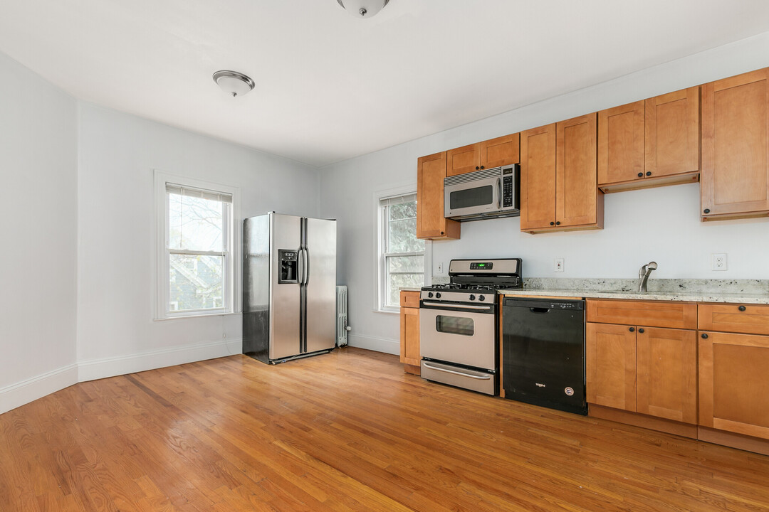 103 Summer St, Unit 3 in Somerville, MA - Building Photo