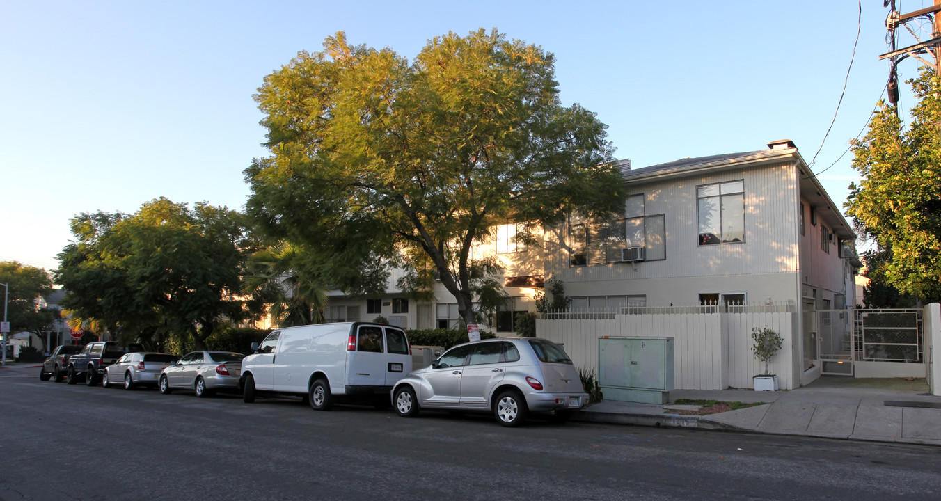 1217 N Harper Ave in West Hollywood, CA - Building Photo