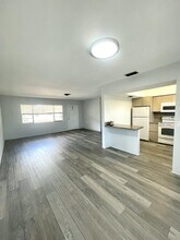 1643 Wiley St in Hollywood, FL - Building Photo - Building Photo