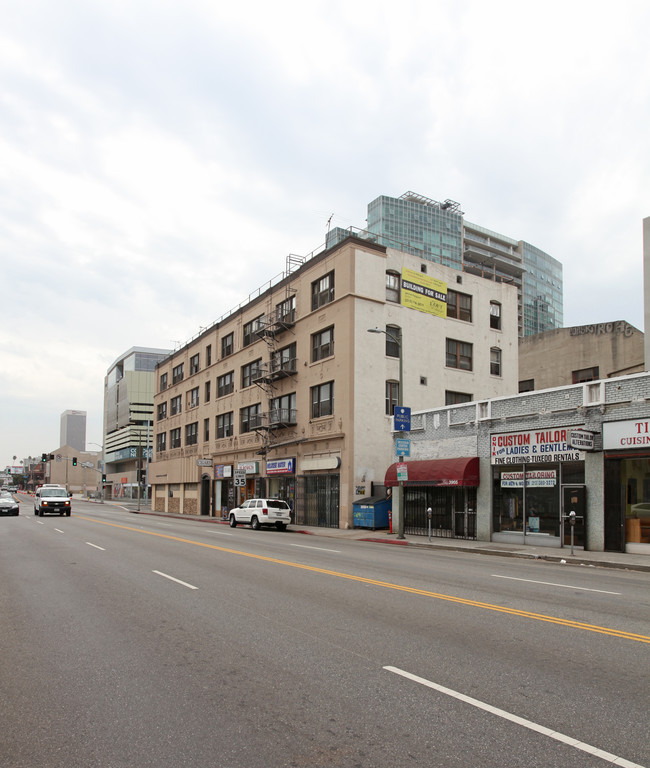 3950 W 6th St in Los Angeles, CA - Building Photo - Building Photo