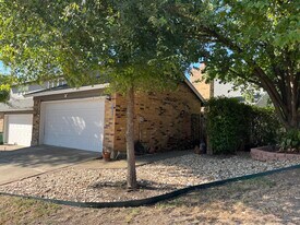 7258 Coronado Cir in Austin, TX - Building Photo