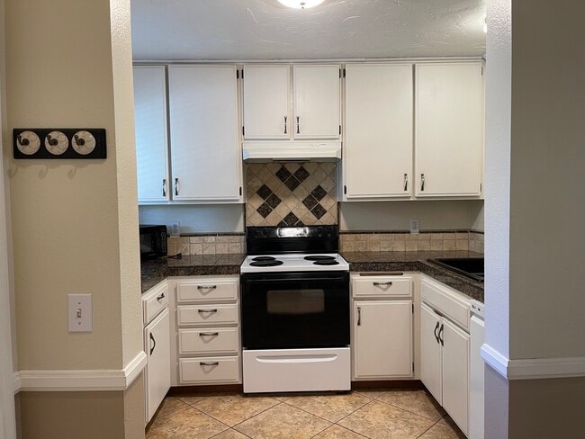 property at 209 N Singingwood St