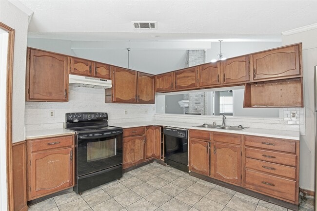 property at 6519 Bridgegate Dr