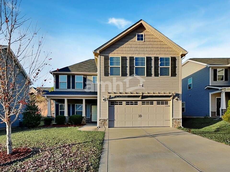 232 Lanier Pl in Clayton, NC - Building Photo