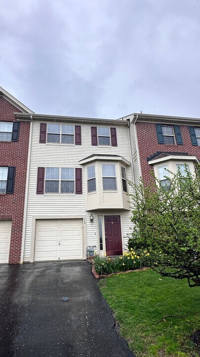 439 Georgetown Ct in Seven Fields, PA - Building Photo