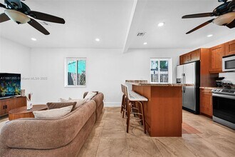 1328 N Andrews Ave in Fort Lauderdale, FL - Foto de edificio - Building Photo