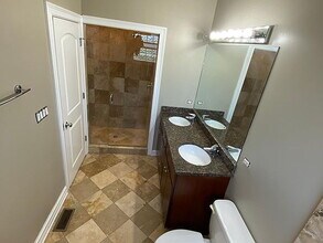 2305 W Harrison St in Chicago, IL - Building Photo - Building Photo