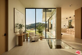 1149 Linda Flora Dr in Los Angeles, CA - Building Photo - Building Photo