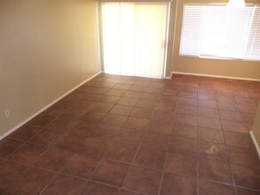 1214 E Artesian Way in Gilbert, AZ - Building Photo - Building Photo