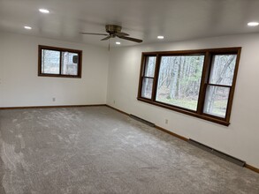 5288 County Line Rd in Green Bay, WI - Foto de edificio - Building Photo
