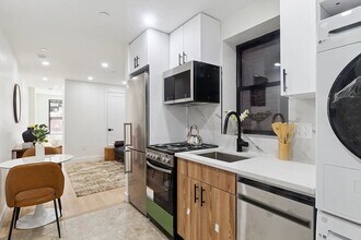 176 Rivington St in New York, NY - Building Photo - Building Photo