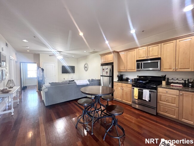 661 Bennington St, Unit 2 in Boston, MA - Building Photo - Building Photo