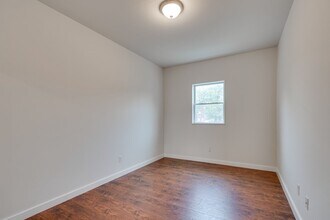 1326 N 17th St in Philadelphia, PA - Building Photo - Building Photo