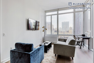 309 5th Ave in New York, NY - Building Photo - Building Photo