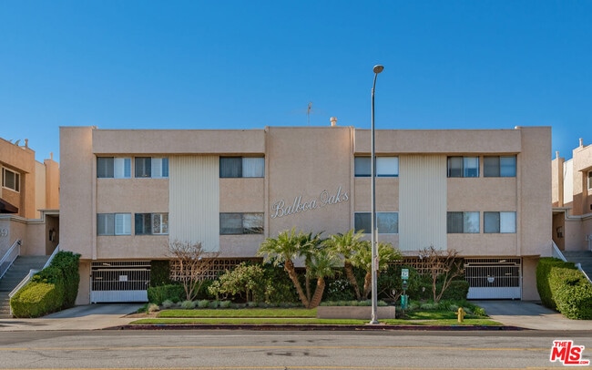5139 Balboa Blvd in Los Angeles, CA - Building Photo - Building Photo