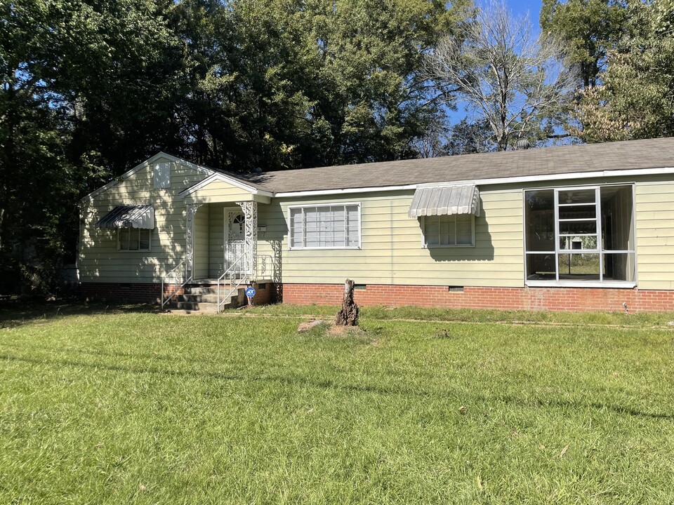 316 Woody Dr in Jackson, MS - Building Photo