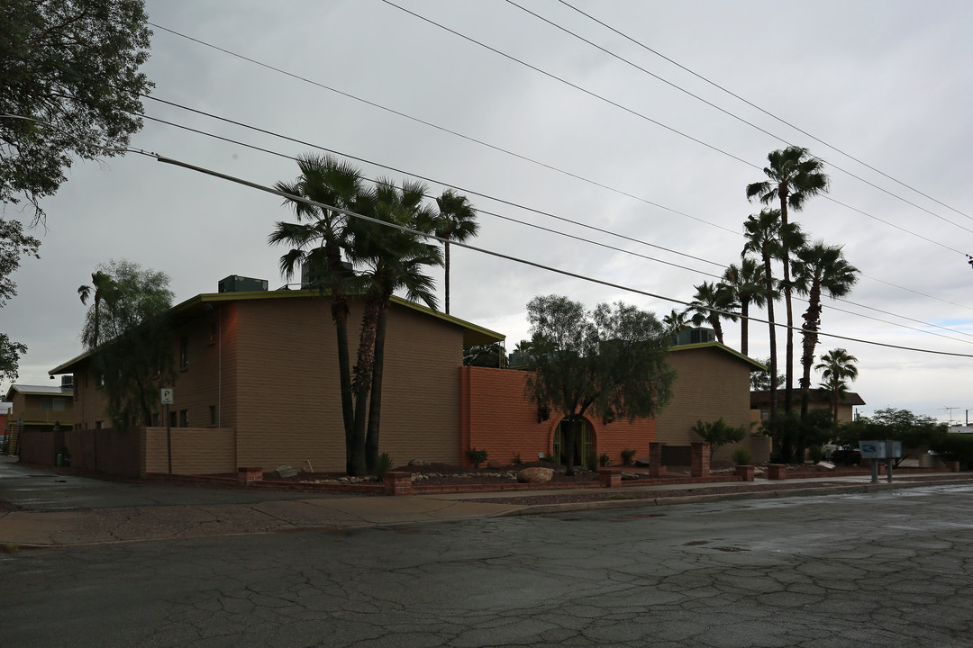 Solera Apartments in Tucson, AZ - Building Photo