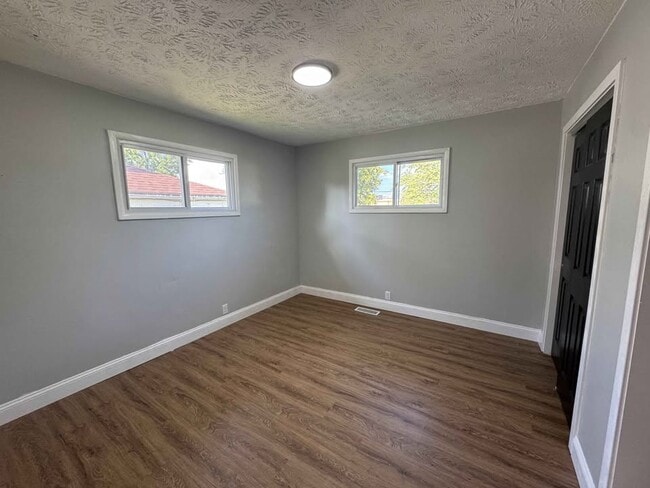 property at 121 S Wittfield St