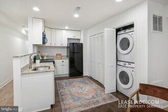 64 V St NW in Washington, DC - Foto de edificio - Building Photo