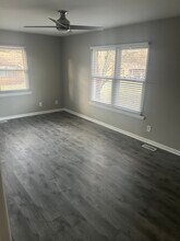 102 Greentree Dr in Mount Holly, NC - Foto de edificio - Building Photo