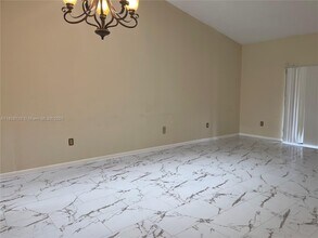 2243 SW 80th Terrace in Miramar, FL - Foto de edificio - Building Photo