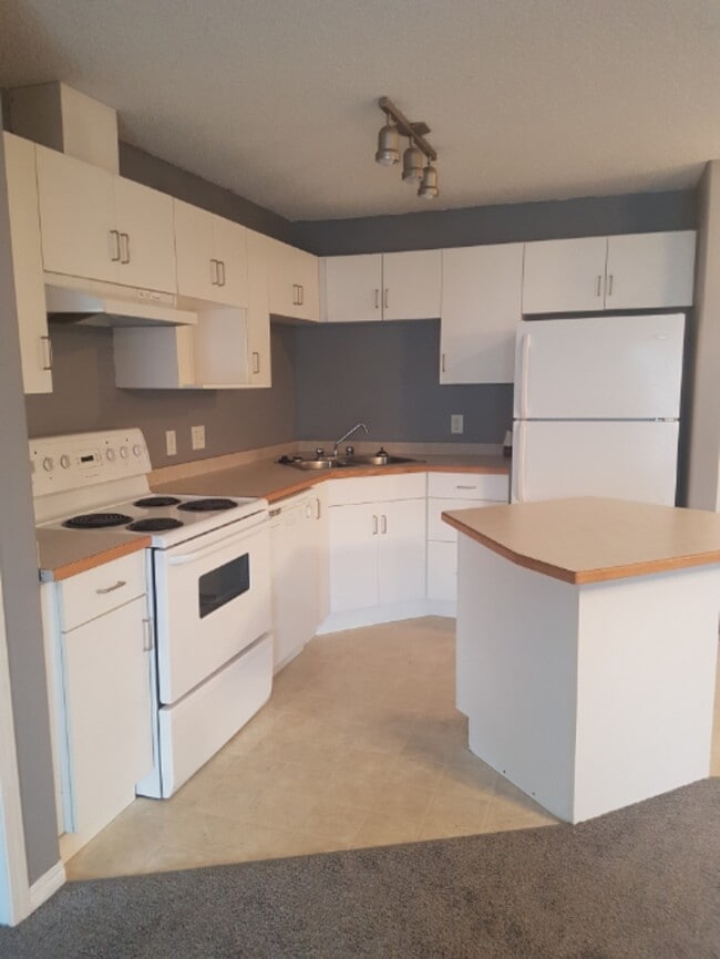 property at 16221-16295 95 St