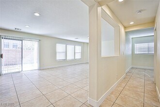 8338 Lavender Jade Ct in Las Vegas, NV - Building Photo - Building Photo