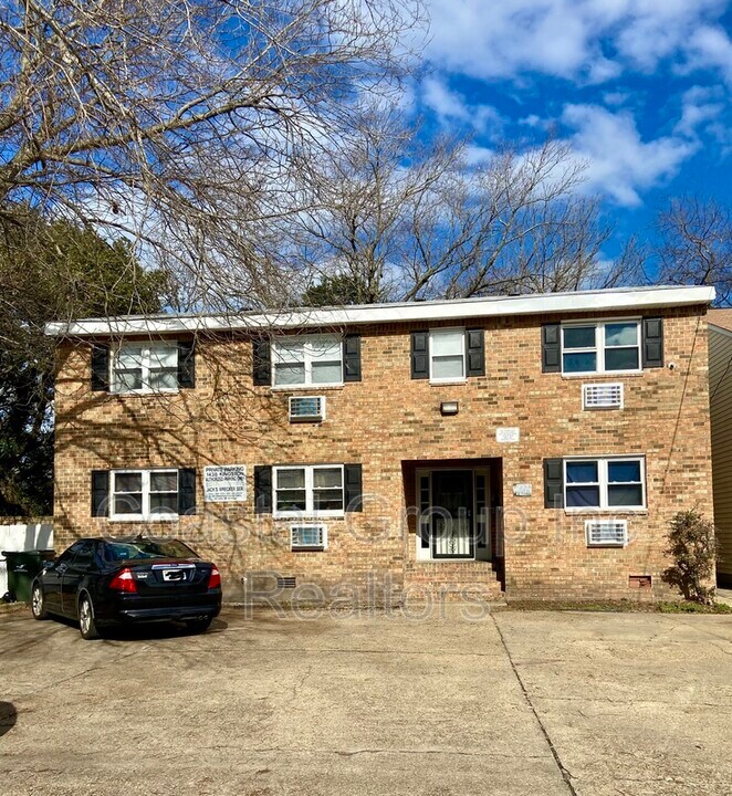 1438 Kingston Ave in Norfolk, VA - Building Photo