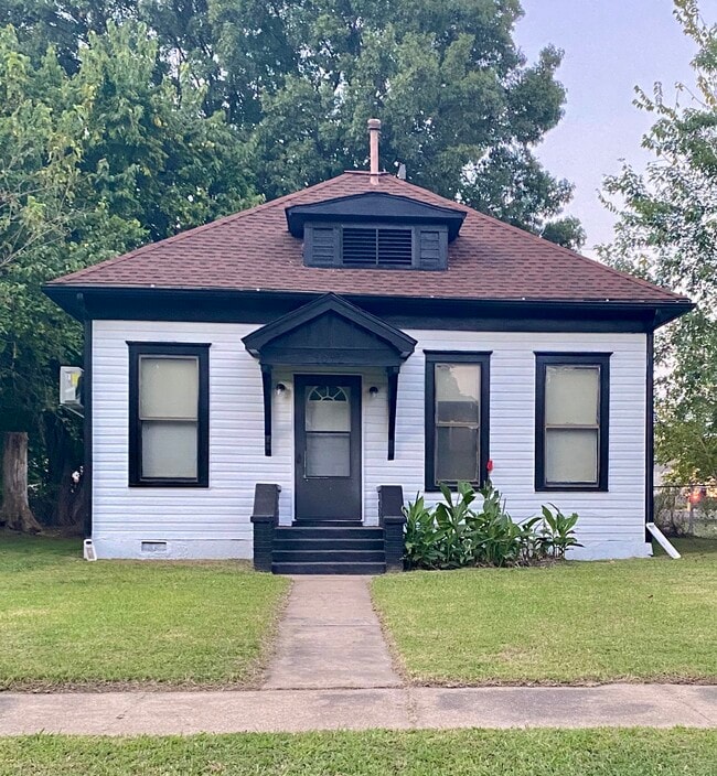 property at 1012 Boston St