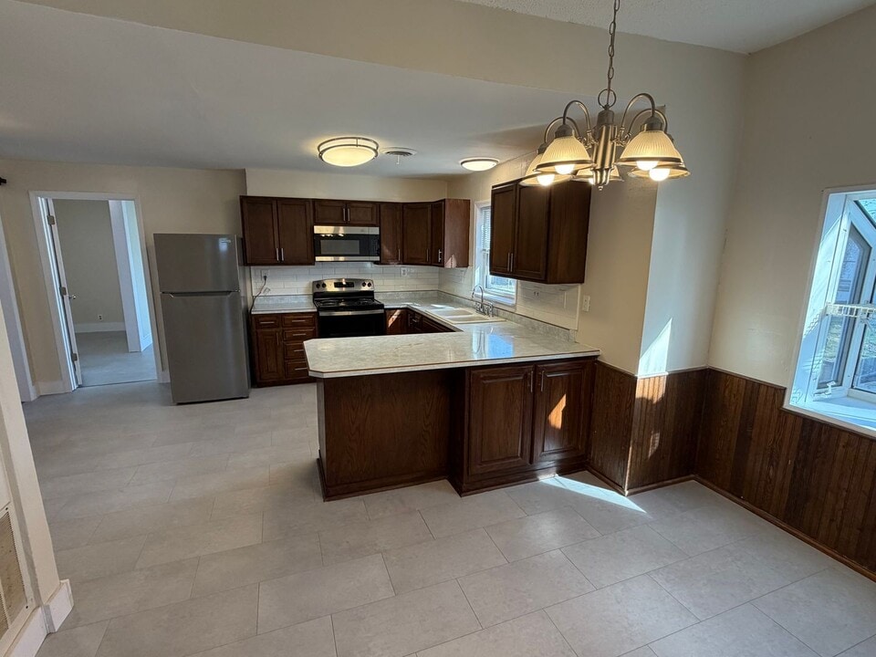 916 N 10th St in Mattoon, IL - Building Photo