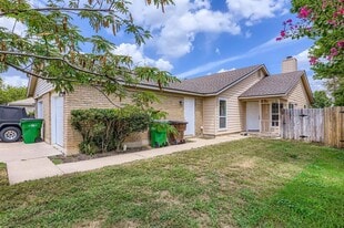 511 Greenlawn Blvd in Round Rock, TX - Building Photo