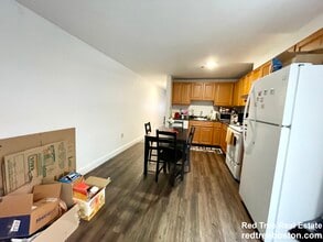 1 Pine St, Unit B in Boston, MA - Building Photo - Building Photo