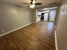 123 S Sam Davis Ave, Unit 8 in Pulaski, TN - Building Photo