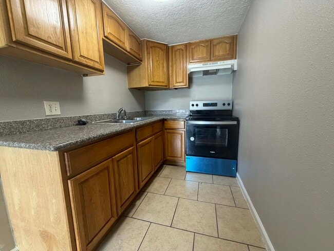 5511 Avenue N 1/2 Rear in Galveston, TX - Building Photo - Building Photo