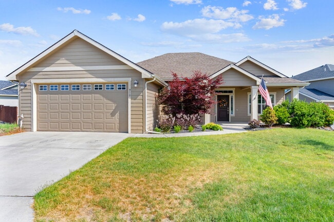 property at 910 W Chaperon Peak Dr