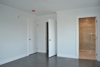 720 E Broadway, Unit 2 BED Southie Modern Apt in Boston, MA - Building Photo - Building Photo