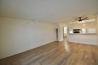 14142 Victory Blvd in Los Angeles, CA - Building Photo - Building Photo