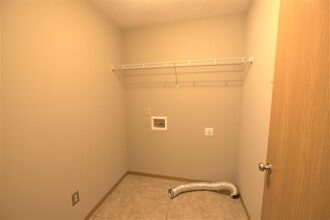 4828 W Skyler Dr in Springfield, MO - Building Photo - Building Photo