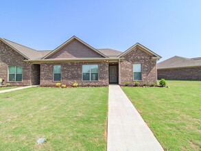 18077 Mae Cir in Athens, AL - Building Photo - Building Photo