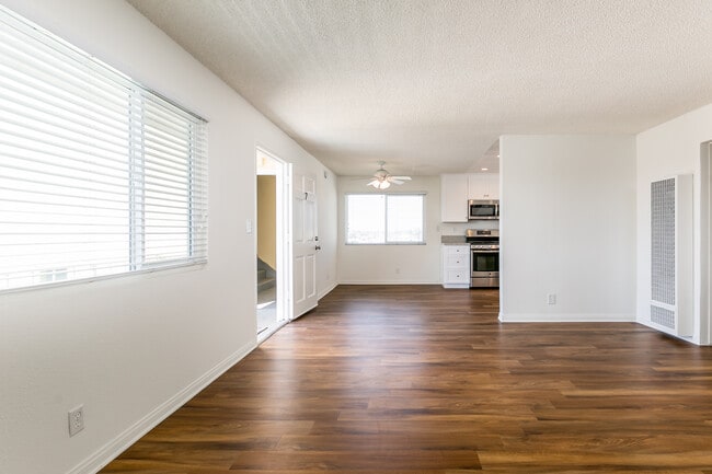 2616 Mathews Ave in Redondo Beach, CA - Foto de edificio - Building Photo